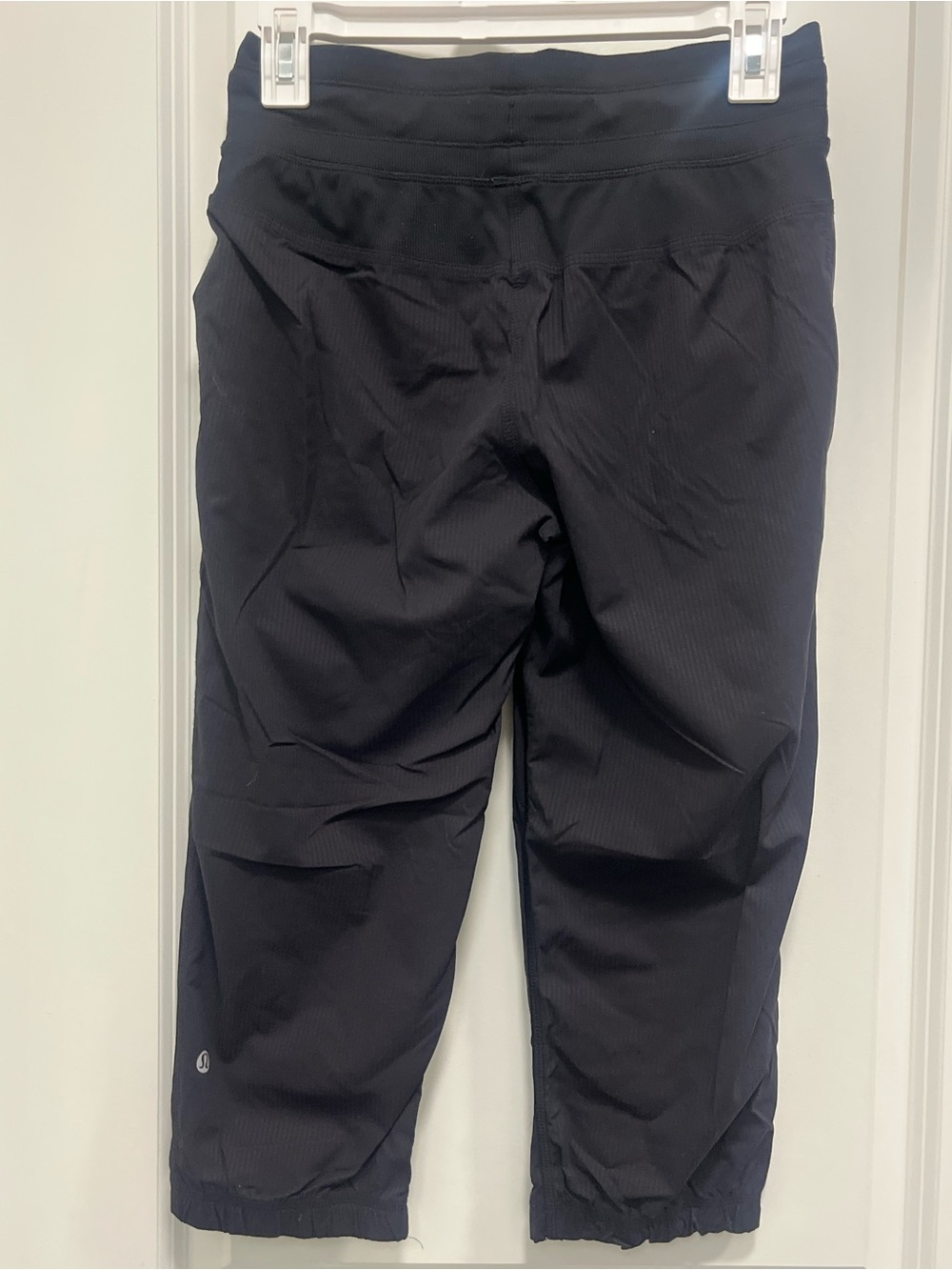 Lululemon Dance Studio Black Capri Pants Size 4 EUC - Picture 3 of 7